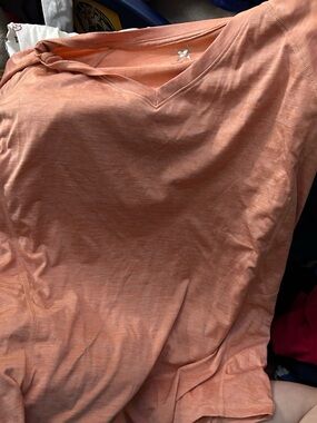 Lightweight V-Neck Tee in Peach